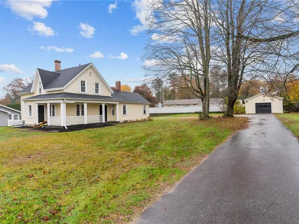 53 School St, North Smithfield, RI 02896