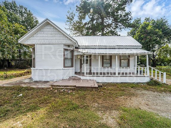 3rd image of 3205 29th St