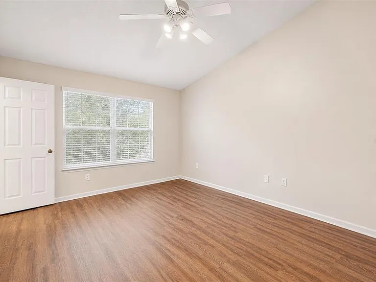 2561 Galliano Cir — Photo 16