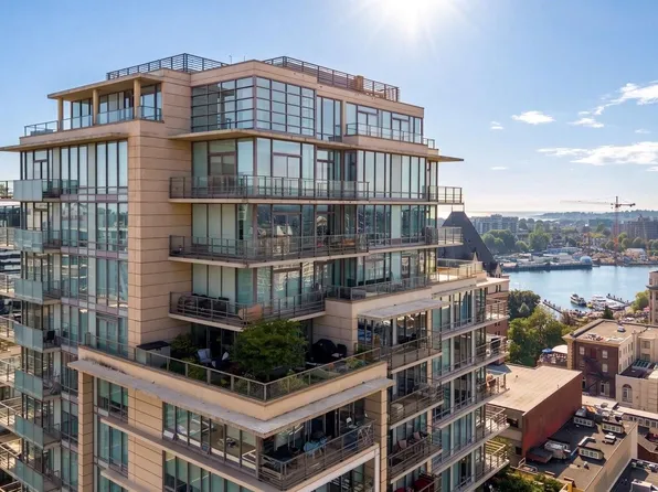 707 Courtney St #1602, Victoria, BC V8W 0A9