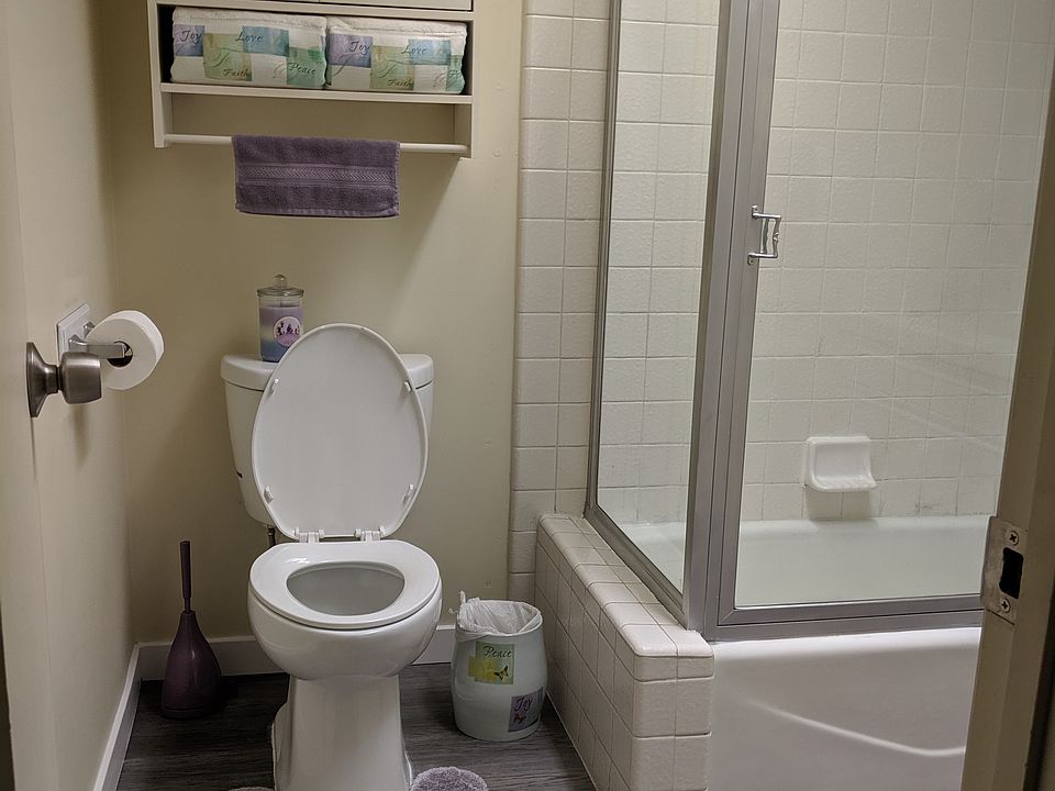 2nd image of 1724 1/2 Harriman Ln