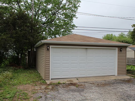 4th image of 1412 Woodridge Dr