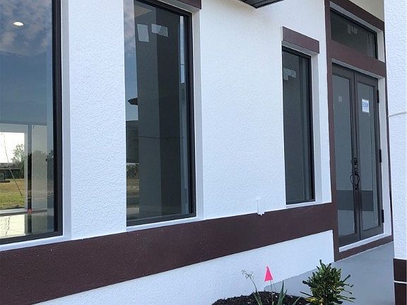 3rd image of 20 NE 8th Terrace Cpe