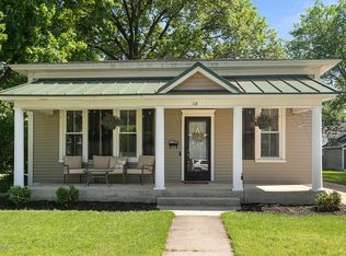 118 E 15th St, Holland, MI 49423
