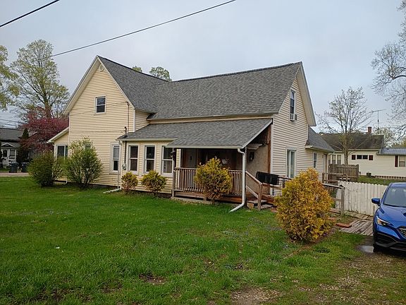 3rd image of 109 E Cass St