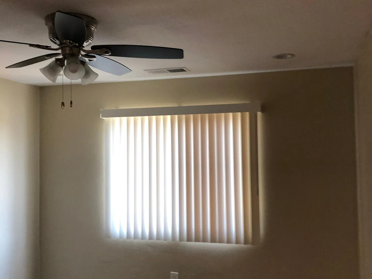 3 bed, 1.5 bath, 958 sqft, $1,450 — Photo 3