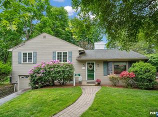 165 Busteed Dr, Midland Park, NJ 07432