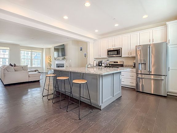 2nd image of 109 Gallop Dr