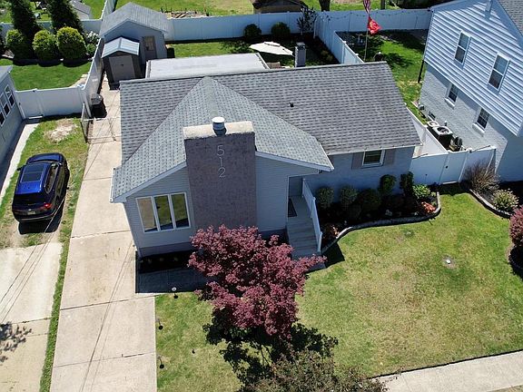 2nd image of 512 W Brooke Ave