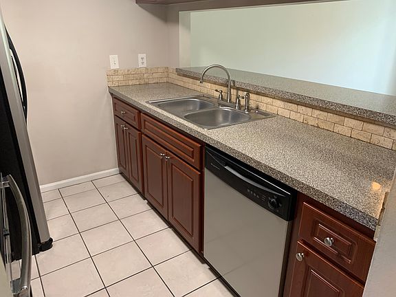 5th image of 13160 Kings Point Dr APT 7
