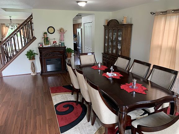 3rd image of 4372 Pocahontas Ct