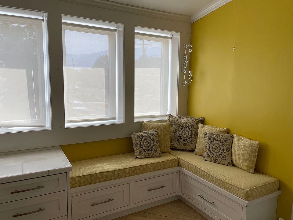 Window seat Kitchen storage underneath