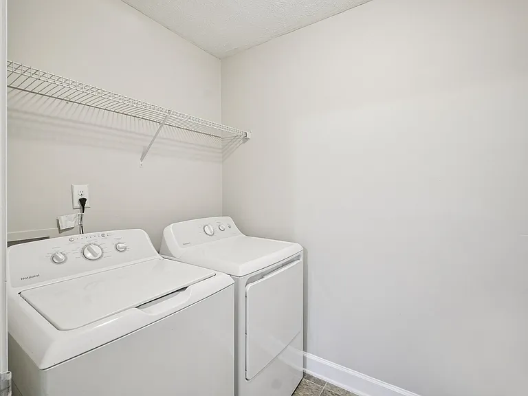 Summerlyn Cottages — Photo 38