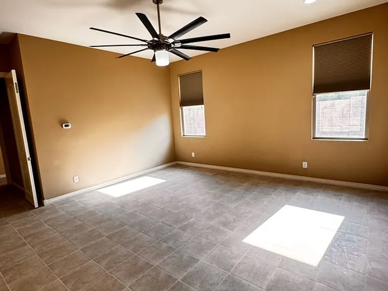268 E Powell Way — Photo 31
