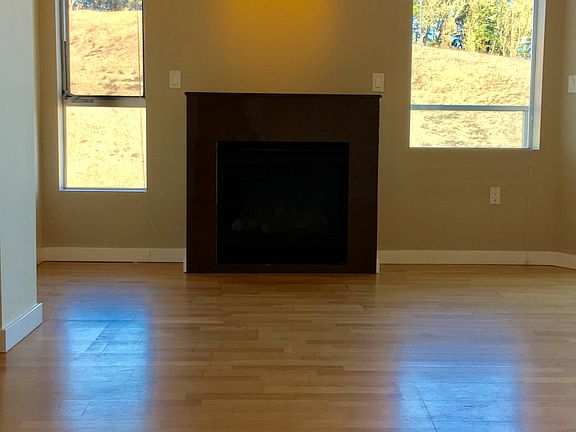 4th image of 1888 Geneva Ave Unit 406