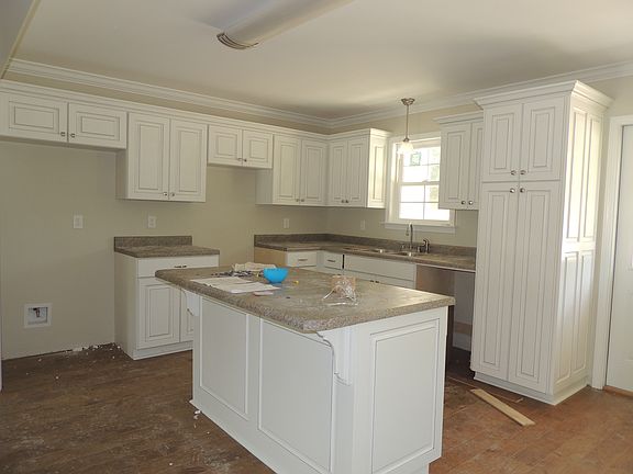 5th image of 325 Buck Run Dr W