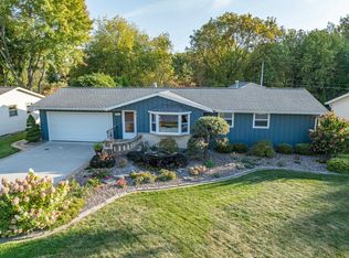 2637 Hazelwood Ln, Green Bay, WI 54304