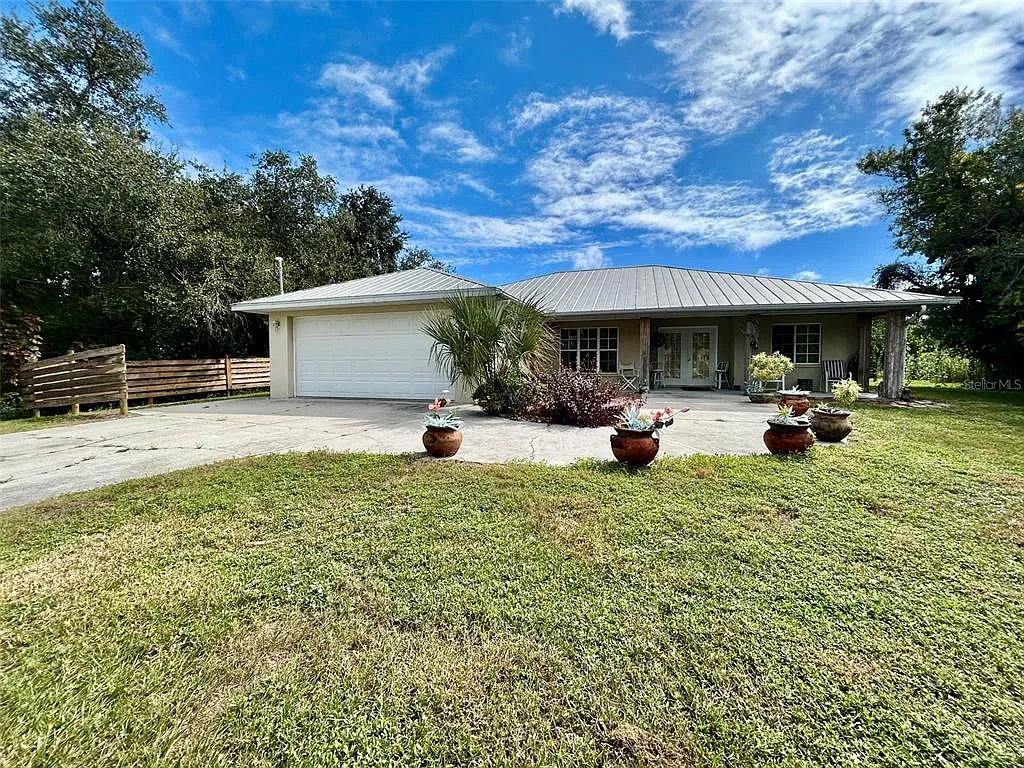 3 bed, 2.0 bath, 1466 sqft, $4,500 — Photo 3