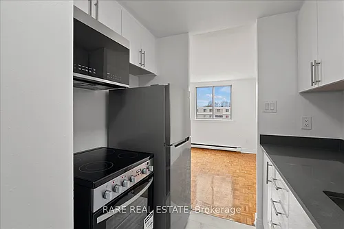 7555 Goreway Dr Photo 1