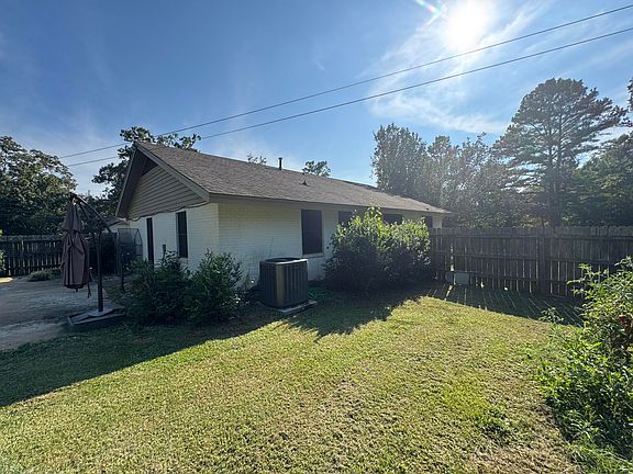 5th image of 101 Whitaker Dr