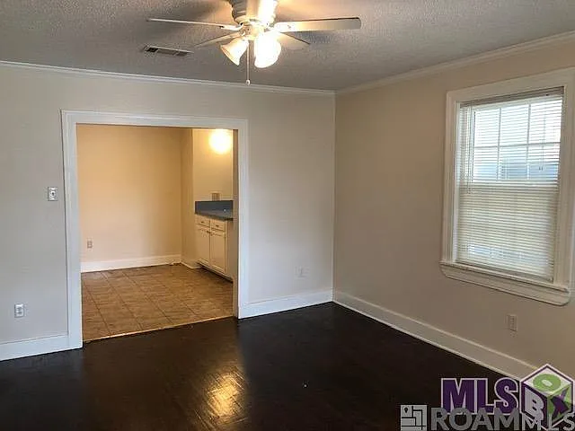 3 bed, 1395 sqft, $1,100 — Photo 4
