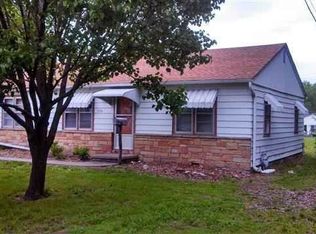 706 S 5th St, Clinton, MO 64735