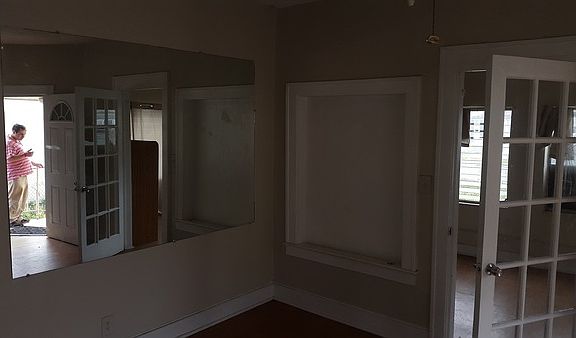 5th image of 915 Sharar Ave
