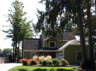 13463 Lake Shore Dr, Fenton, MI 48430