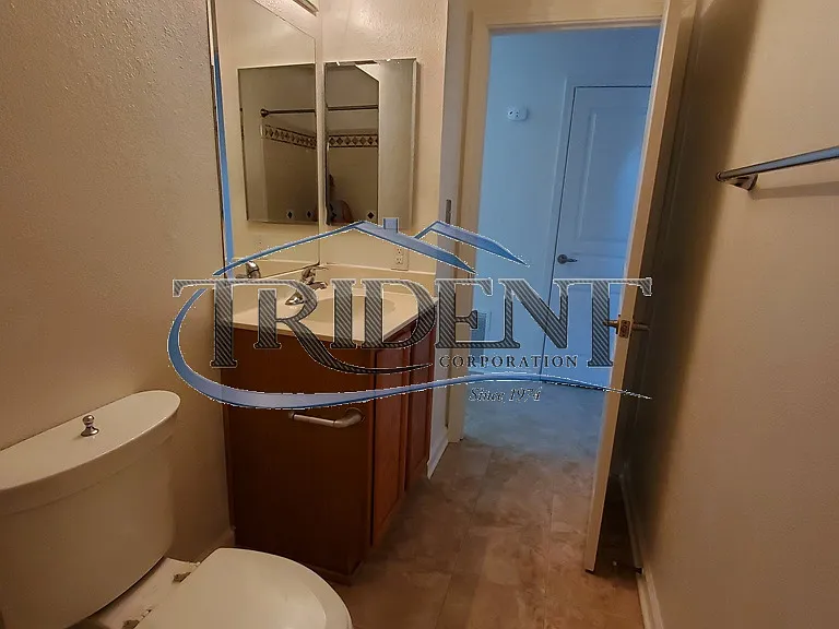 2404 Edwards St — Photo 6