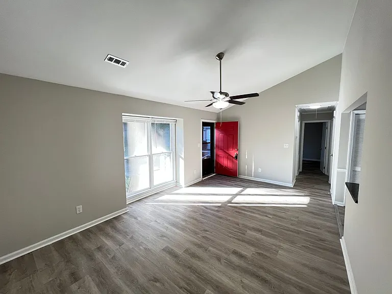 4713D Matt Dr #D — Photo 11