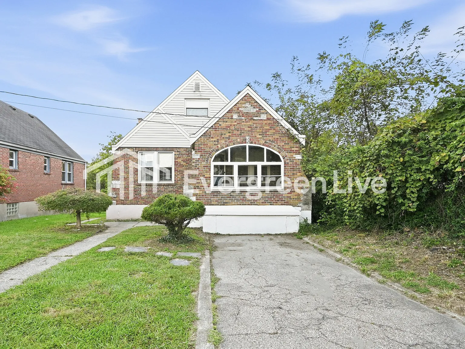 3 bed, 2.0 bath, 1221 sqft, $1,595 — Photo 1