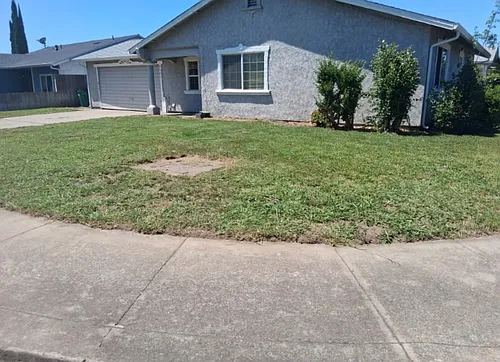 2501 Meadow Dr Photo 1