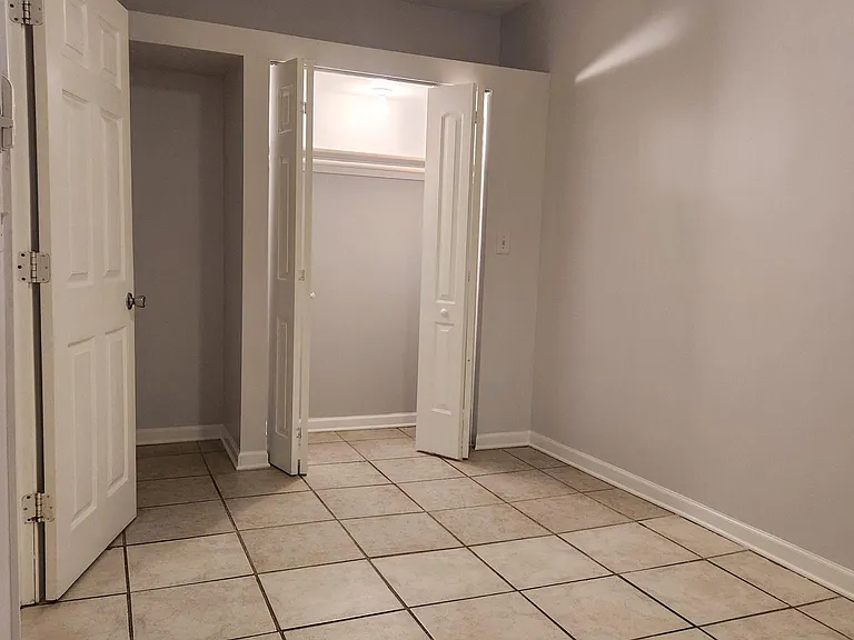1542 N Talman Ave #1 — Photo 8
