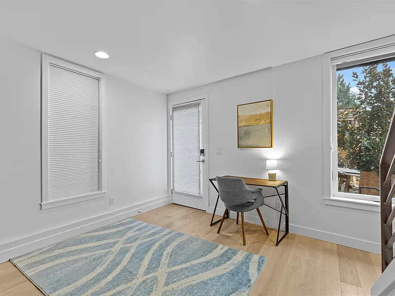 233 E Shelby St — Photo 16