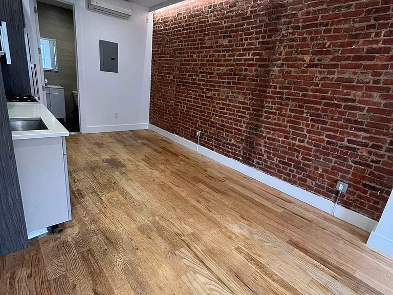 127 Kingston Ave #2R — Photo 7
