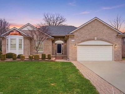 55212 Woods Ln, Shelby Township, MI, 48316