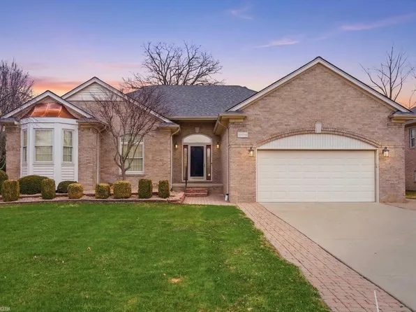 55212 Woods Ln, Shelby Township, MI 48316