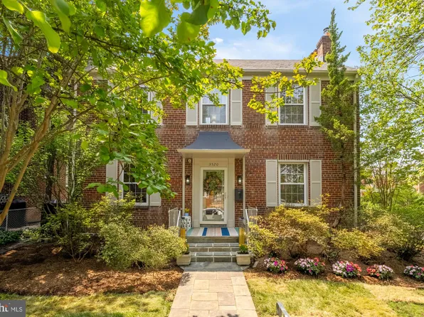3520 28th St NE, Washington, DC 20018