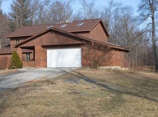 51 McDermott Rd, Mechanicville, NY 12118