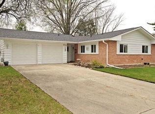 21W225 Coronet Rd, Lombard, IL 60148