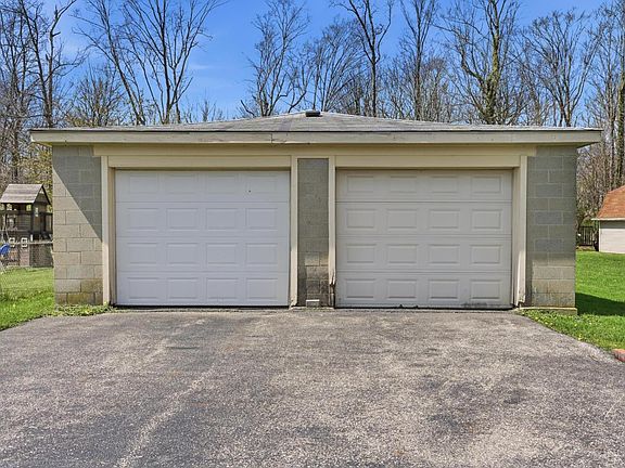 3rd image of 409 Forest Lake Dr