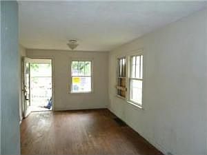 4th image of 2318 S Englewood Ct