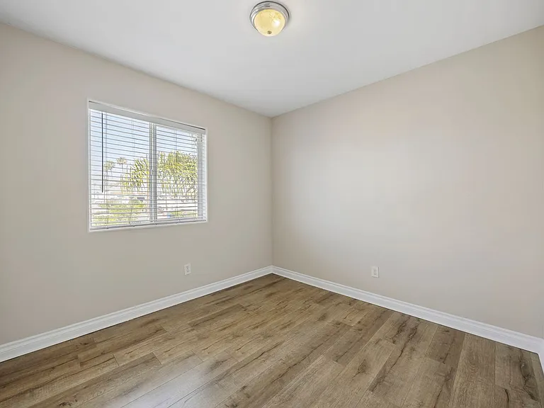 872 N Edgemont St #8721 — Photo 11