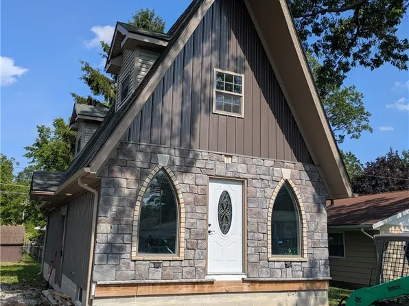 351 Essex Rd, Vermilion, OH 44089