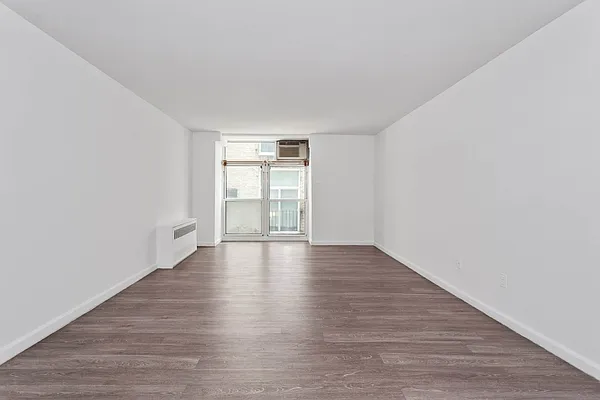 Living room, photo 2