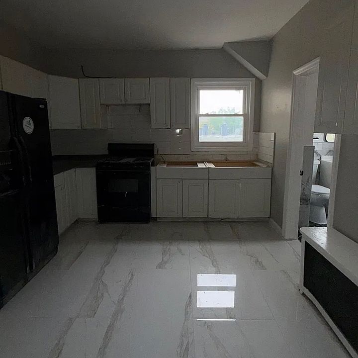 1st image of 25 Rowland St #2L