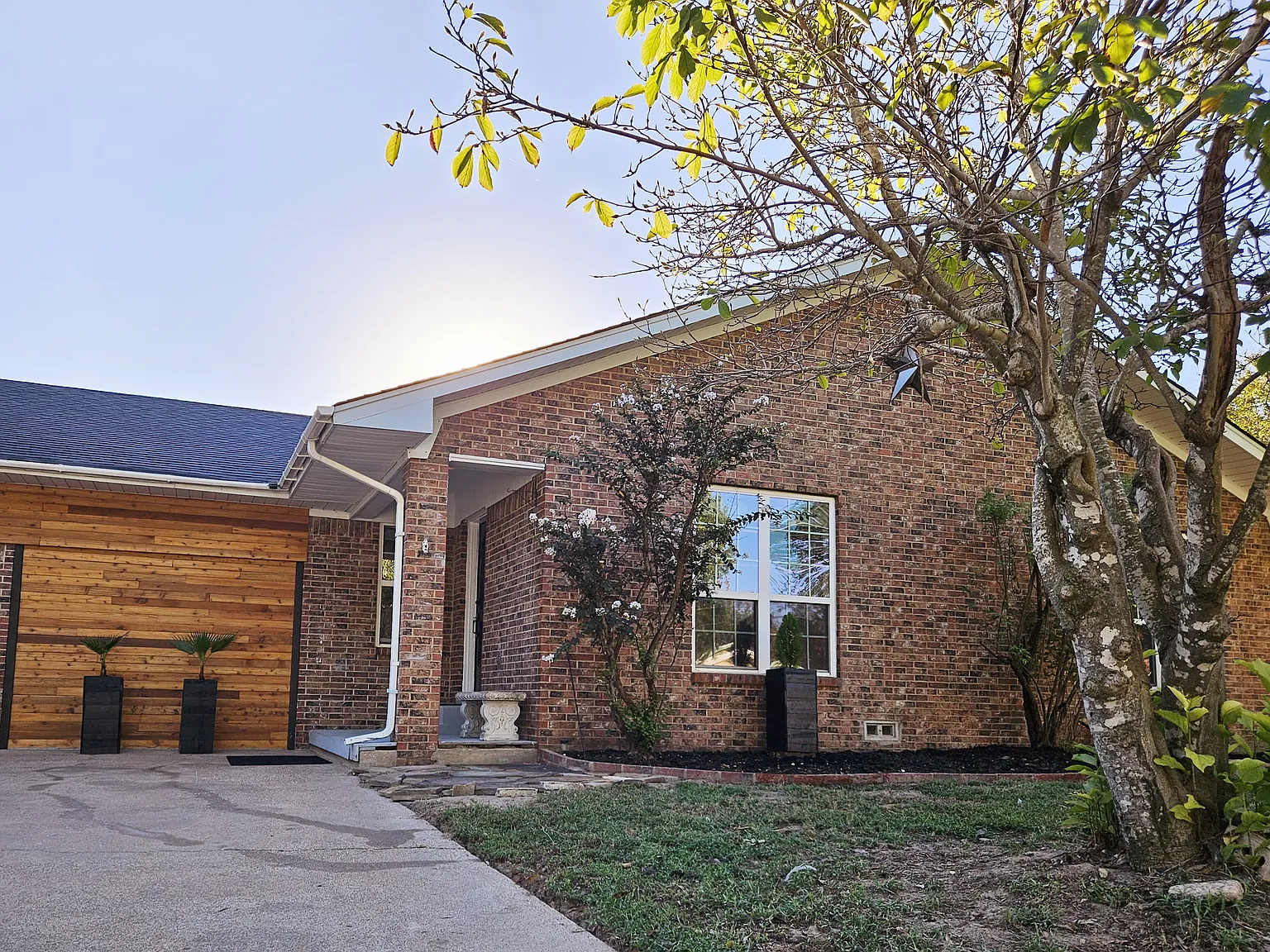 4 bed, 2387 sqft, $2,600 — Photo 1