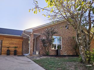 211 Francis Dr, Lindale, TX 75771