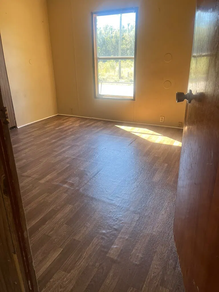 2 bed, 700 sqft, $700 — Photo 2