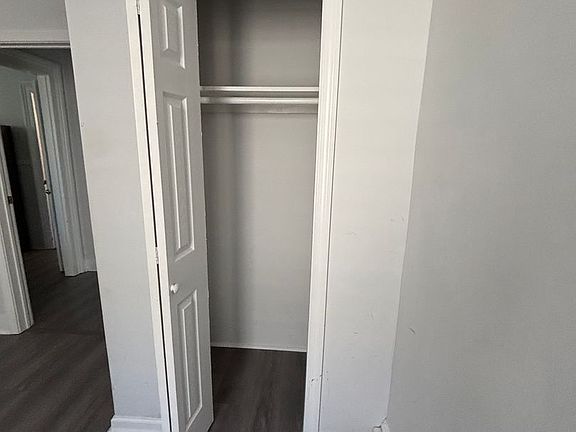 4th image of 515-519 Jane St #2L